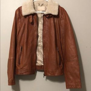 Banana Republic Women’s Shearling Lamb Collar